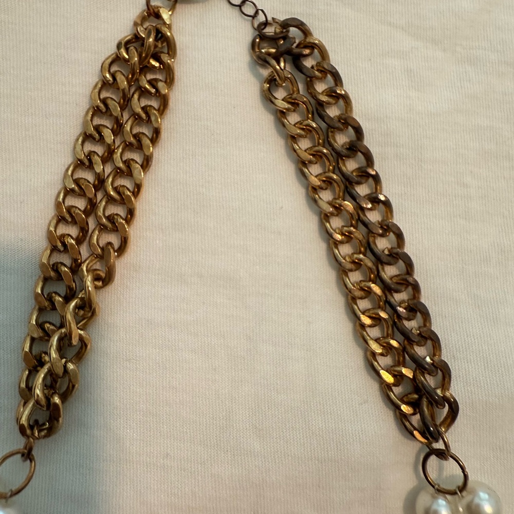 Elegant Pearl Cluster Necklace - Picture 3 of 3